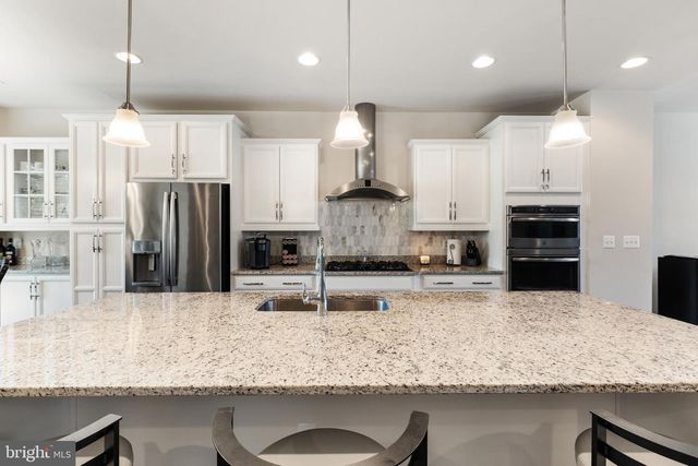 510 HARBORVIEW DR, National Harbor, MD 20745