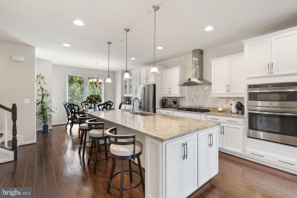510 HARBORVIEW DR, National Harbor, MD 20745