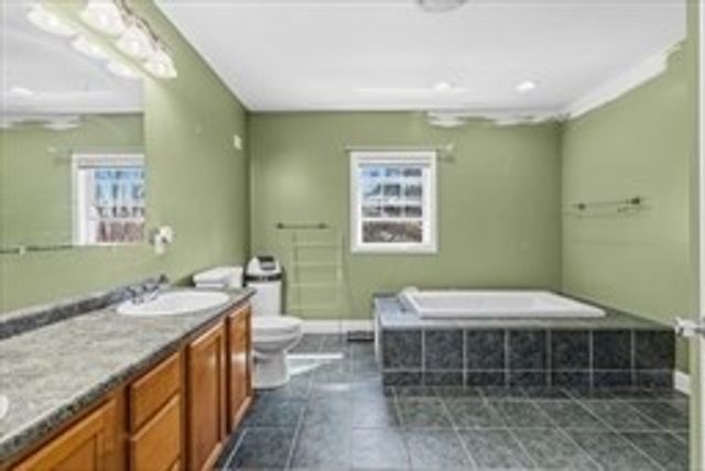 563 Woodman St, Fall River, MA 02724