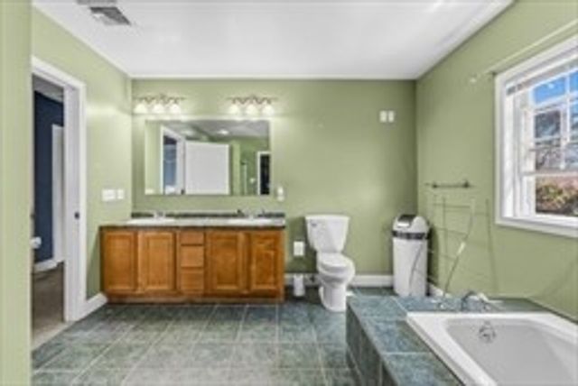 563 Woodman St, Fall River, MA 02724
