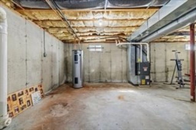 563 Woodman St, Fall River, MA 02724