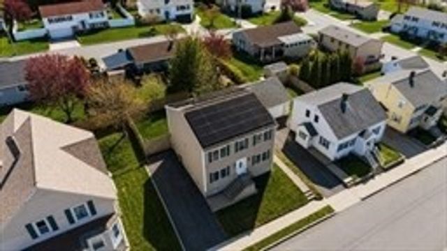 563 Woodman St, Fall River, MA 02724