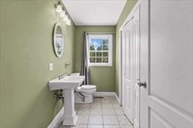 563 Woodman St, Fall River, MA 02724
