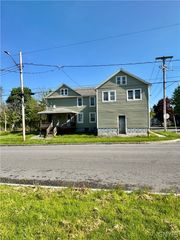 37 Perrine Street, Auburn, NY 13021