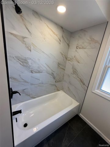 23281 Seneca Street, Oak Park, MI 48237