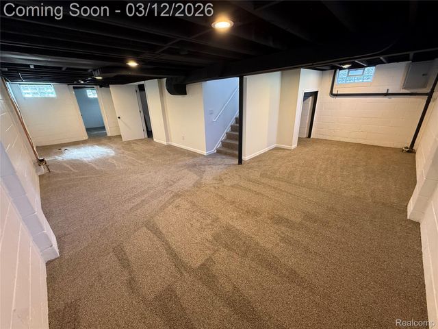 23281 Seneca Street, Oak Park, MI 48237