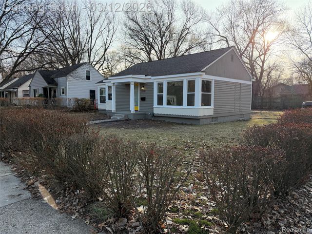 23281 Seneca Street, Oak Park, MI 48237