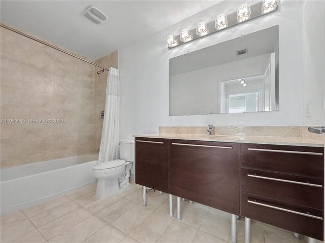 1900 N Bayshore Dr 3811, Miami, FL 33132