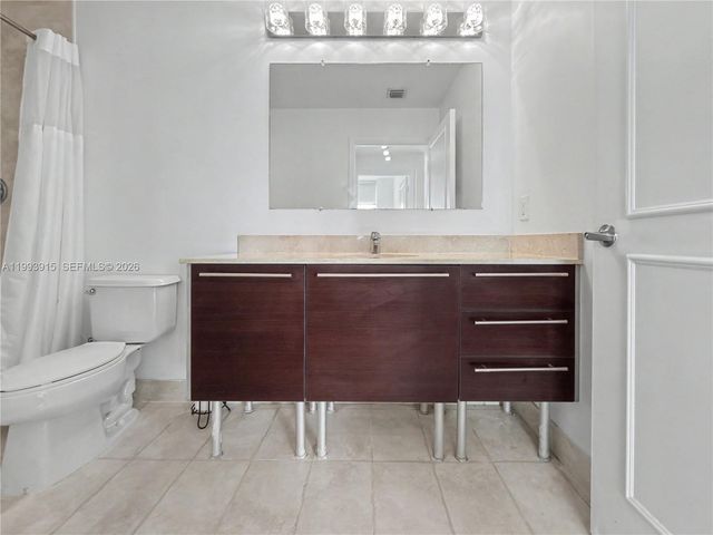 1900 N Bayshore Dr 3811, Miami, FL 33132