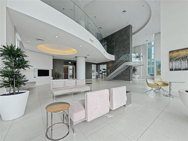 1900 N Bayshore Dr 3811, Miami, FL 33132