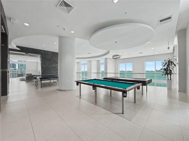 1900 N Bayshore Dr 3811, Miami, FL 33132