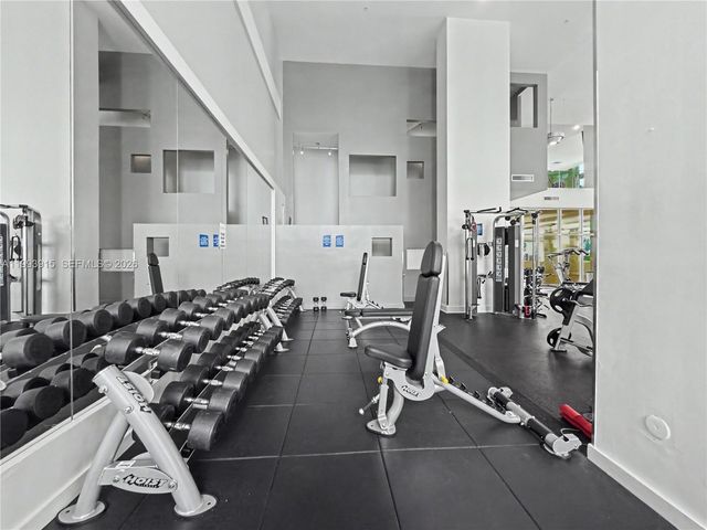 1900 N Bayshore Dr 3811, Miami, FL 33132