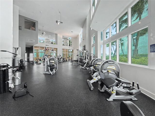 1900 N Bayshore Dr 3811, Miami, FL 33132