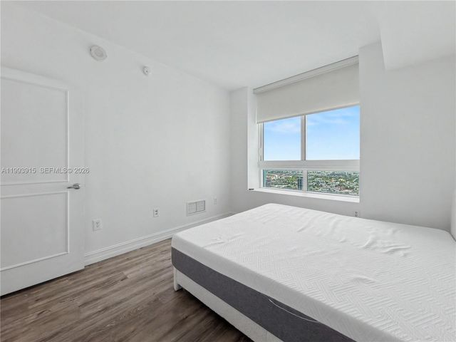 1900 N Bayshore Dr 3811, Miami, FL 33132