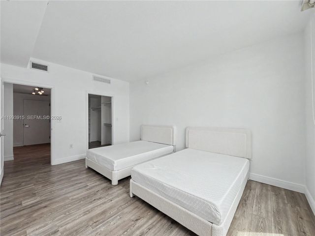 1900 N Bayshore Dr 3811, Miami, FL 33132