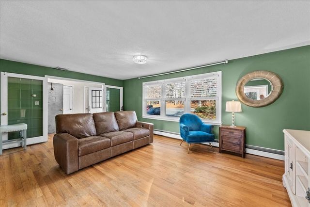 720 Grove St, Norwell, MA 02061