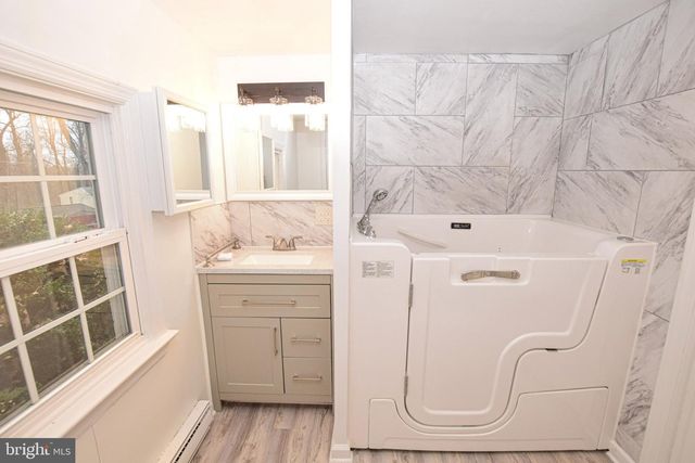 625 GRAY FOX RD, Harpers Ferry, WV 25425