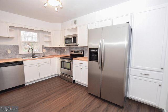 625 GRAY FOX RD, Harpers Ferry, WV 25425