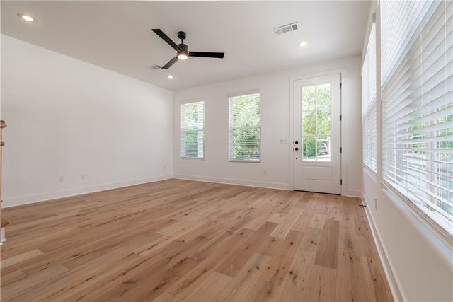 1228 W James Street, Fayetteville, AR 72703