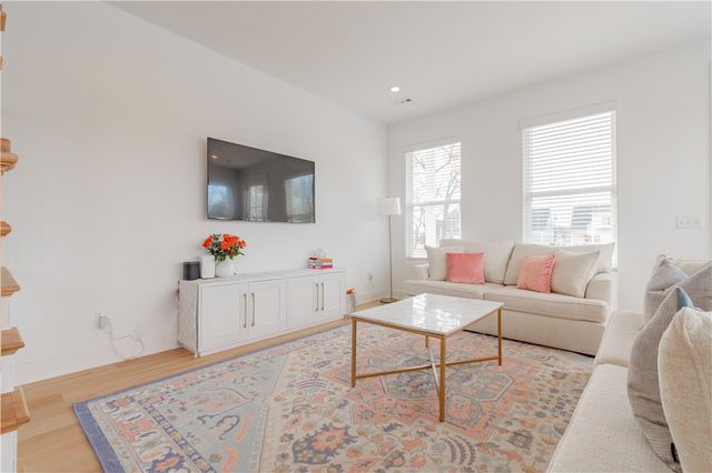 1228 W James Street, Fayetteville, AR 72703