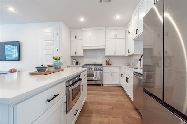 1228 W James Street, Fayetteville, AR 72703