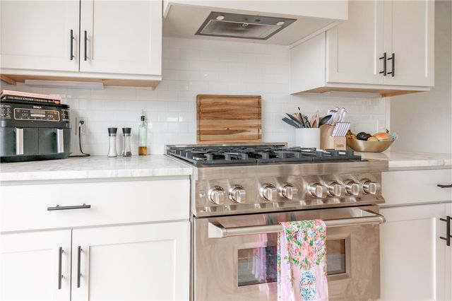 1228 W James Street, Fayetteville, AR 72703