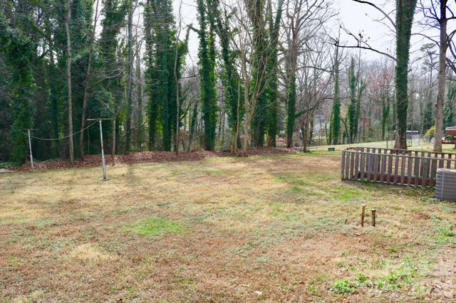 2280 19th Avenue NE, Hickory, NC 28601