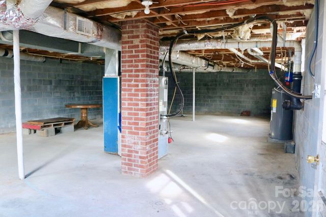 2280 19th Avenue NE, Hickory, NC 28601