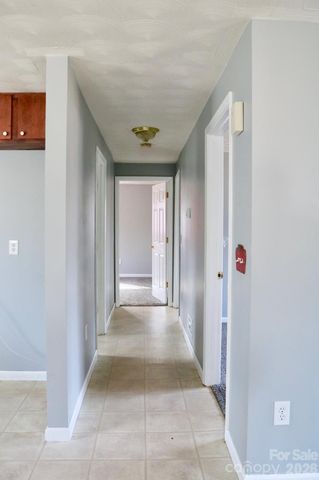 2280 19th Avenue NE, Hickory, NC 28601