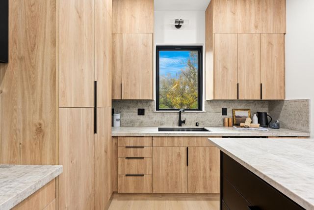 7801 Law Ln, Loomis, CA 95650