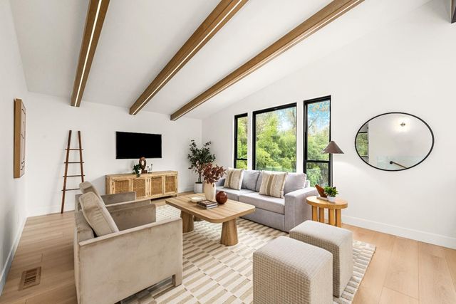 7801 Law Ln, Loomis, CA 95650