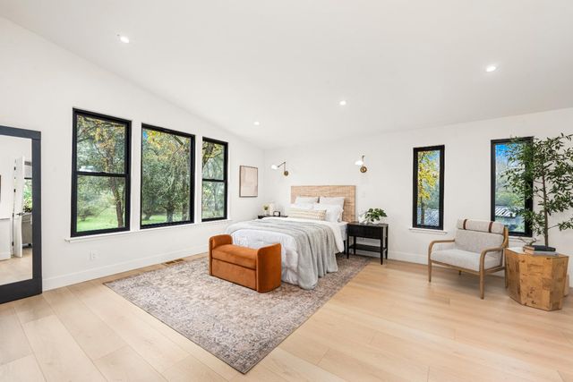 7801 Law Ln, Loomis, CA 95650