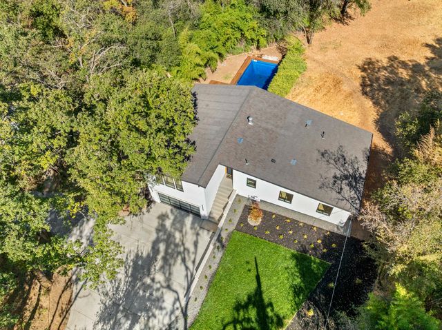 7801 Law Ln, Loomis, CA 95650