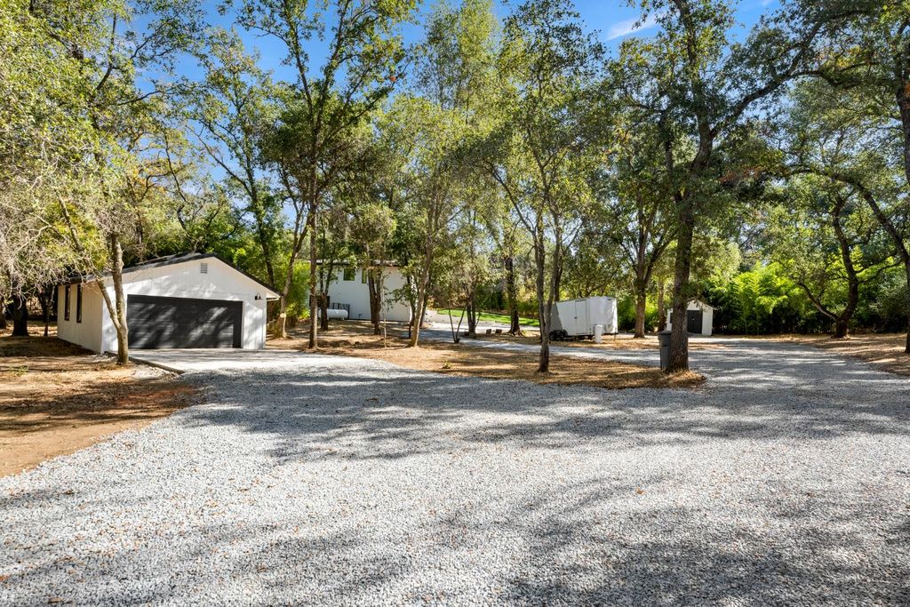 7801 Law Ln, Loomis, CA 95650