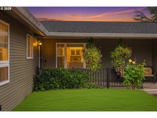 12584 Se VERNIE Ave, Milwaukie, OR 97222