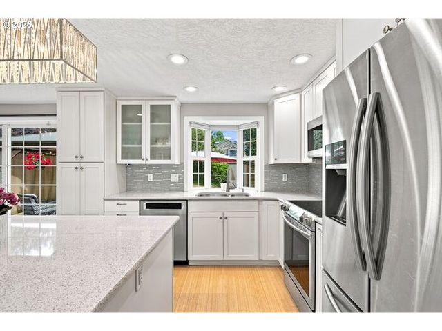 12584 Se VERNIE Ave, Milwaukie, OR 97222