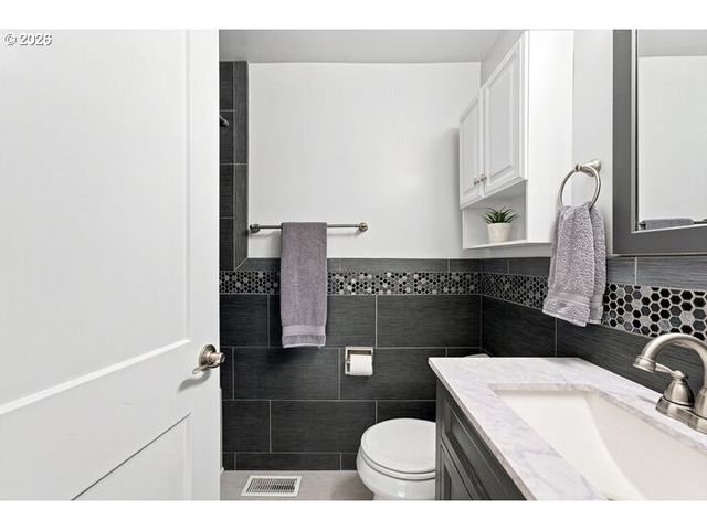 12584 Se VERNIE Ave, Milwaukie, OR 97222