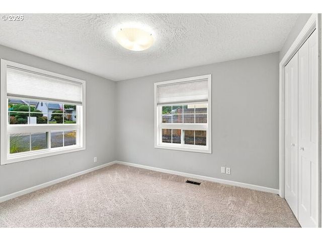12584 Se VERNIE Ave, Milwaukie, OR 97222