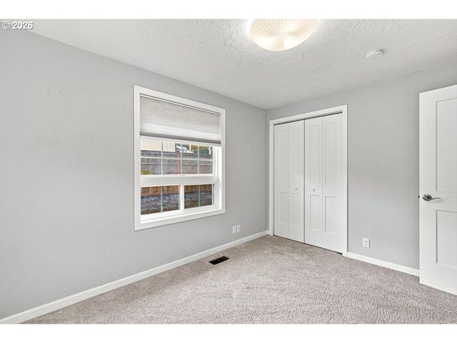 12584 Se VERNIE Ave, Milwaukie, OR 97222