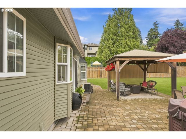 12584 Se VERNIE Ave, Milwaukie, OR 97222