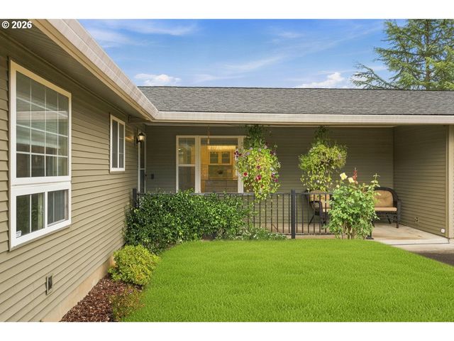 12584 Se VERNIE Ave, Milwaukie, OR 97222