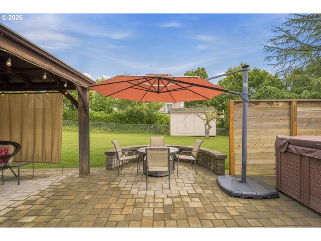 12584 Se VERNIE Ave, Milwaukie, OR 97222
