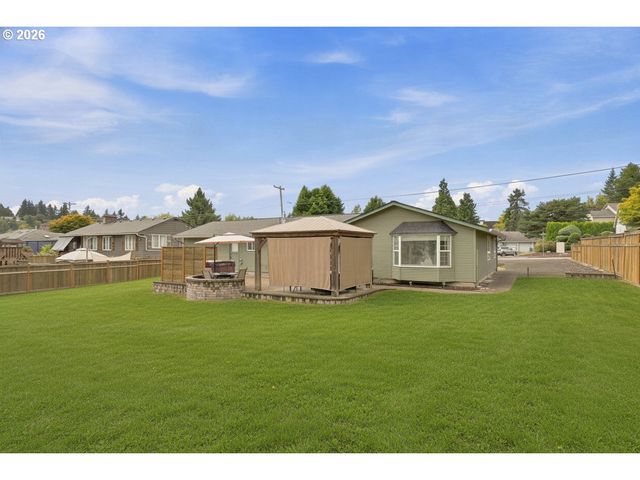 12584 Se VERNIE Ave, Milwaukie, OR 97222