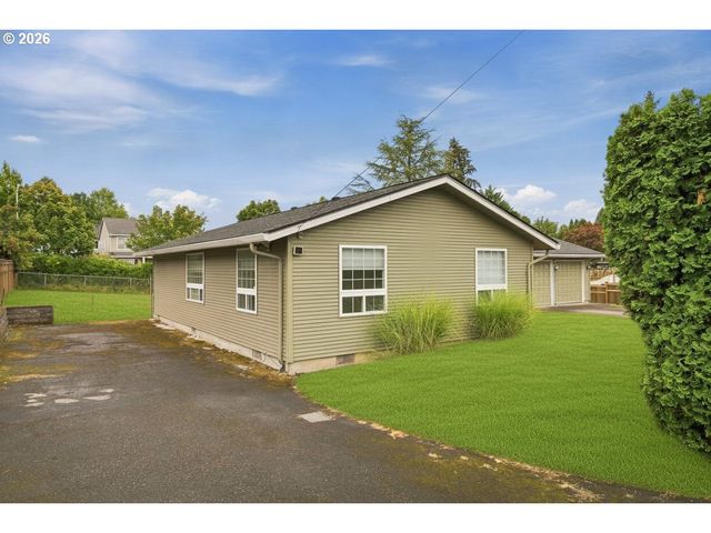 12584 Se VERNIE Ave, Milwaukie, OR 97222
