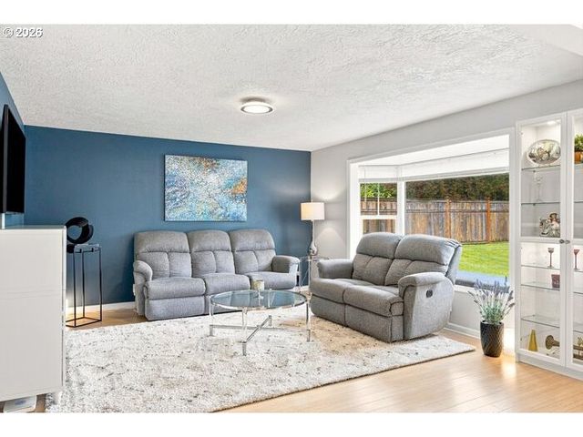 12584 Se VERNIE Ave, Milwaukie, OR 97222