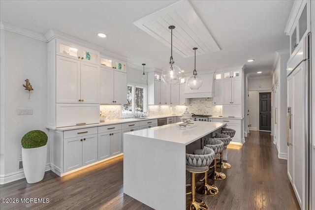 6 Tricorne Court, Holmdel, NJ 07733