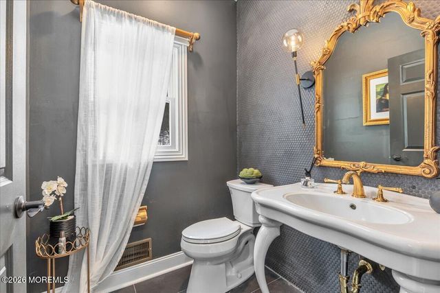 6 Tricorne Court, Holmdel, NJ 07733