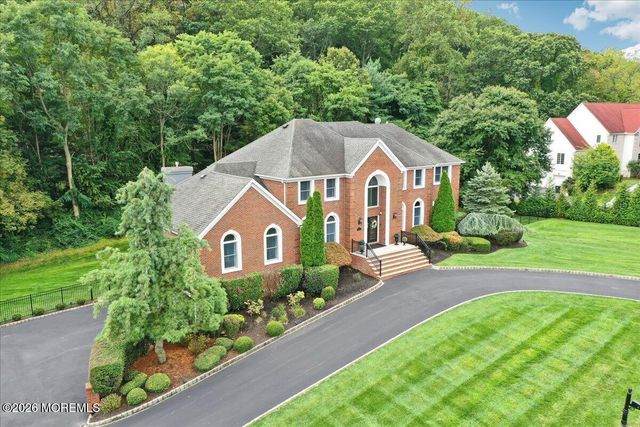 6 Tricorne Court, Holmdel, NJ 07733