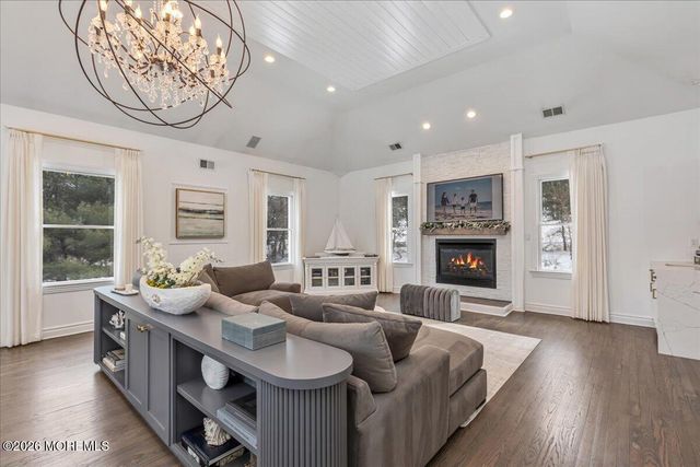 6 Tricorne Court, Holmdel, NJ 07733