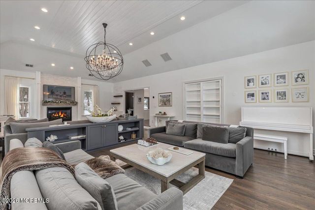 6 Tricorne Court, Holmdel, NJ 07733